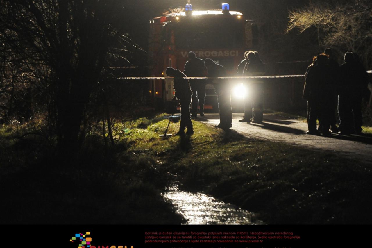 '05.01.2013., Vrbovec, Poljanski Lug-  U kuci je nadjena mrtva starica. Zbog sumnje na ubojstvo policija i forenzicari istrazili su teren oko kuce. Photo: Davor Visnjic/PIXSELL'