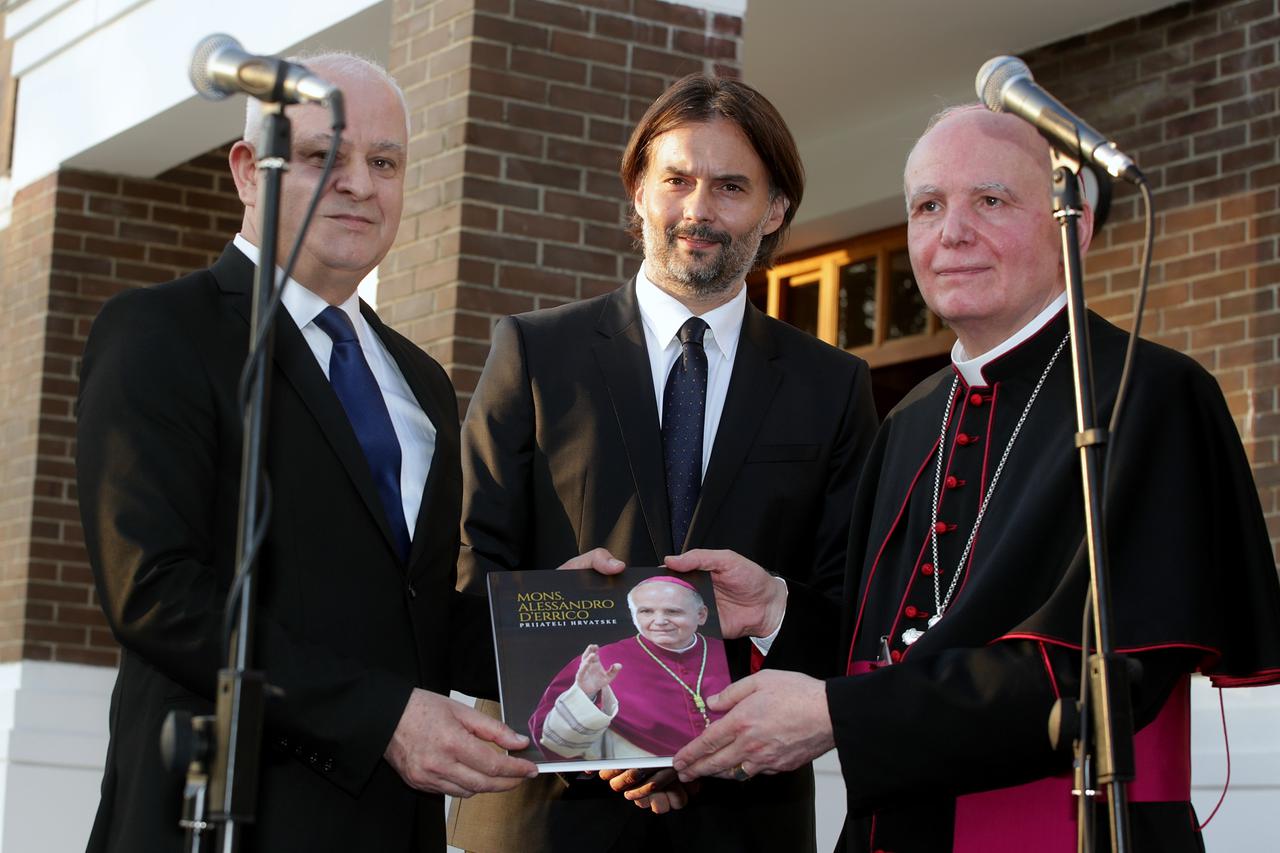 Zagreb: Oproštajno primanje nuncija Alessandra D'Errica u nuncijaturi na Ksaveru