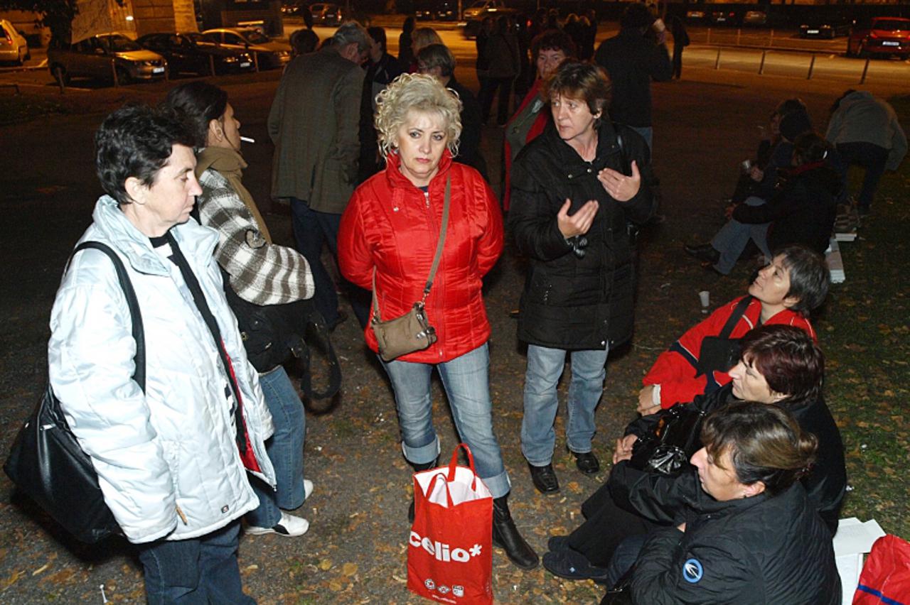 \'23.09.2010., Trg Francuske Republike, Zagreb - Radnice Kamenskog strajkaju gladju. Studenti su radnicama digli staore kako bi u njima mogle prespavati. Photo: Borna Filic/PIXSELL\'