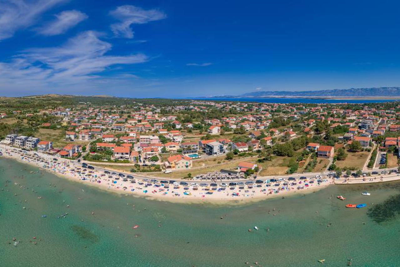 Turisti?ka patrola, Vir