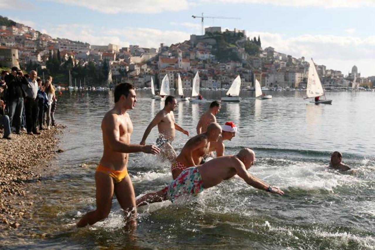 novogodisnje kupanje,sibenik (1)