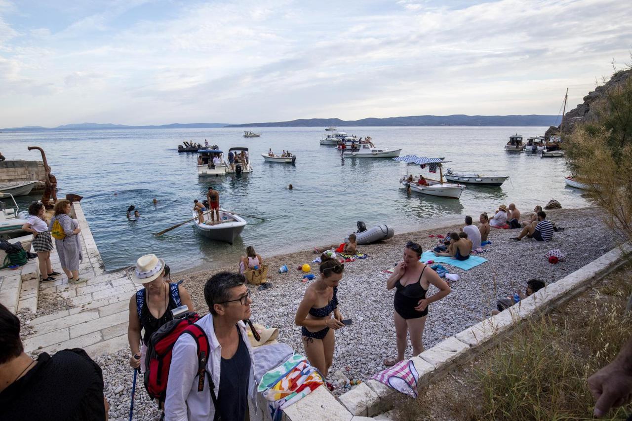 Brela: Festival bespravne gradnje i devastacije prirode na Vruji