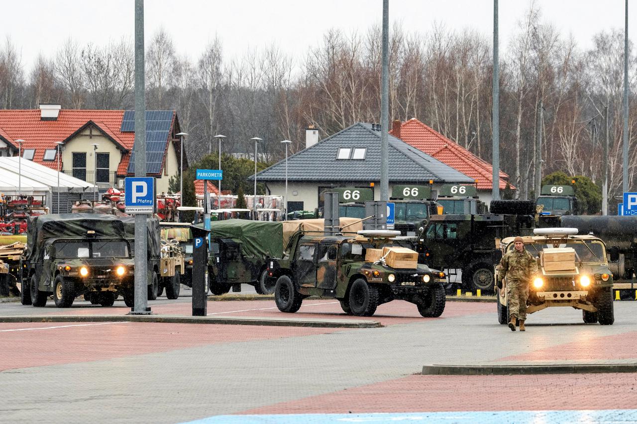 U.S. troops arrive in Poland to reinforce Eastern Europe allies
