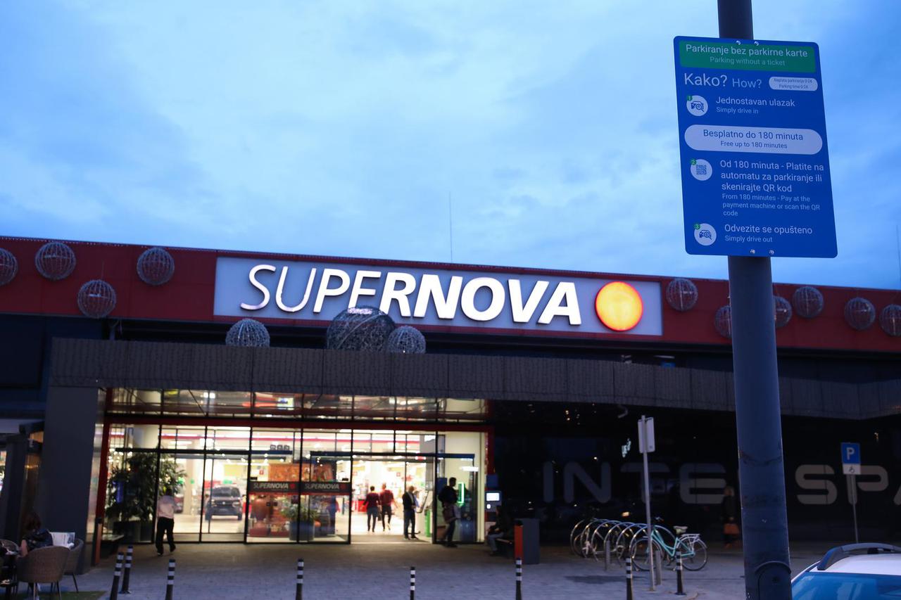 Zagreb: Počela naplata parkinga trgovačkog centra Supernova Buzin