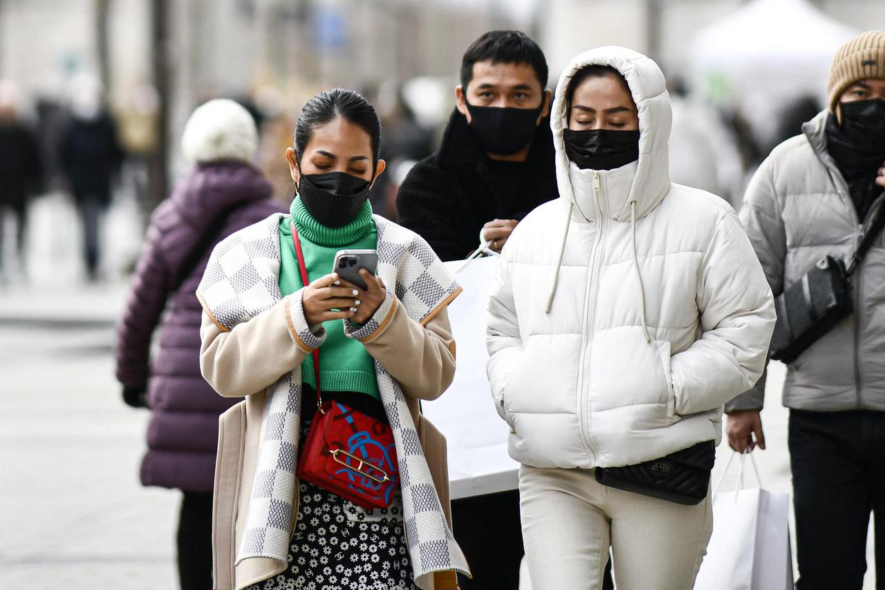 Francuska ublažava mjere u borbi s koronavirusom