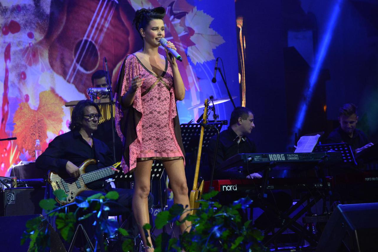 Požega: Na Trgu sv. Trojstva održan Aurea fest popularne glazbe