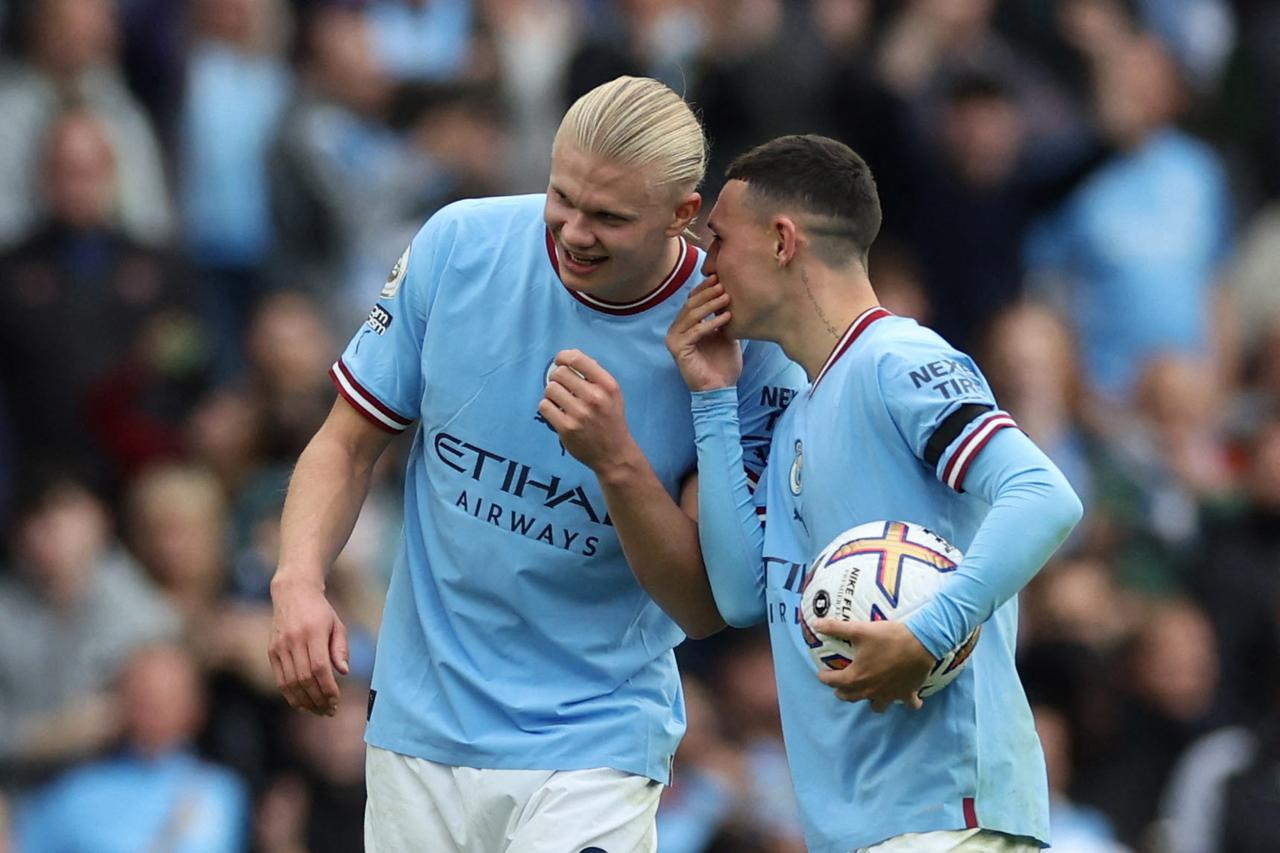 Premier League - Manchester City v Manchester United