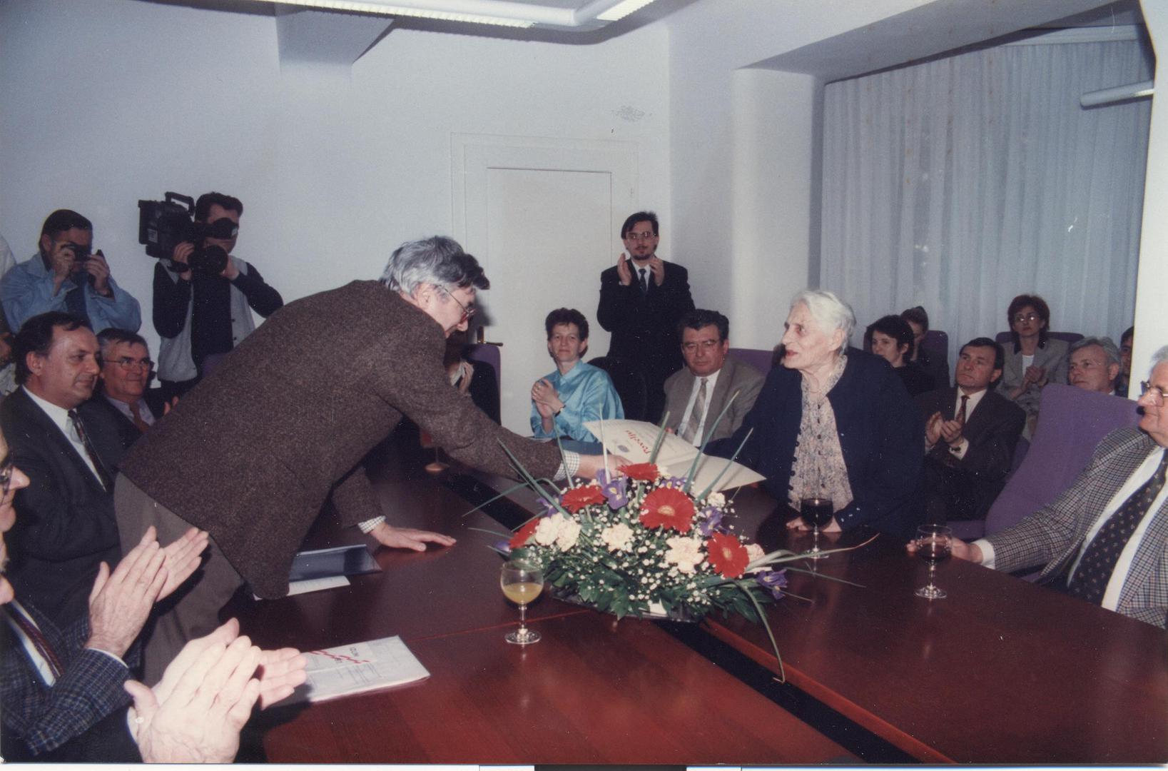 Zlata Bartl - foto, priznanje Grada Kc