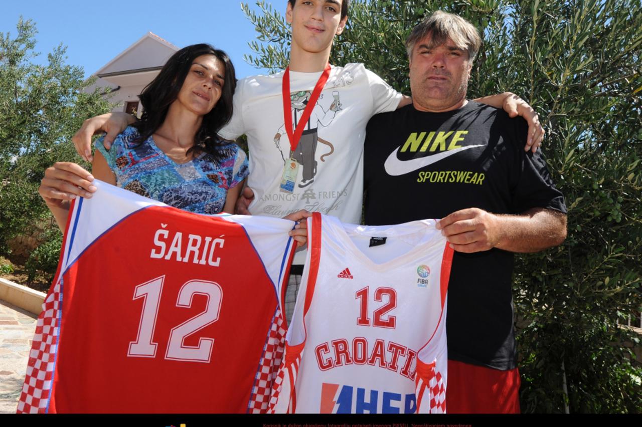 Dario Šarić (1)