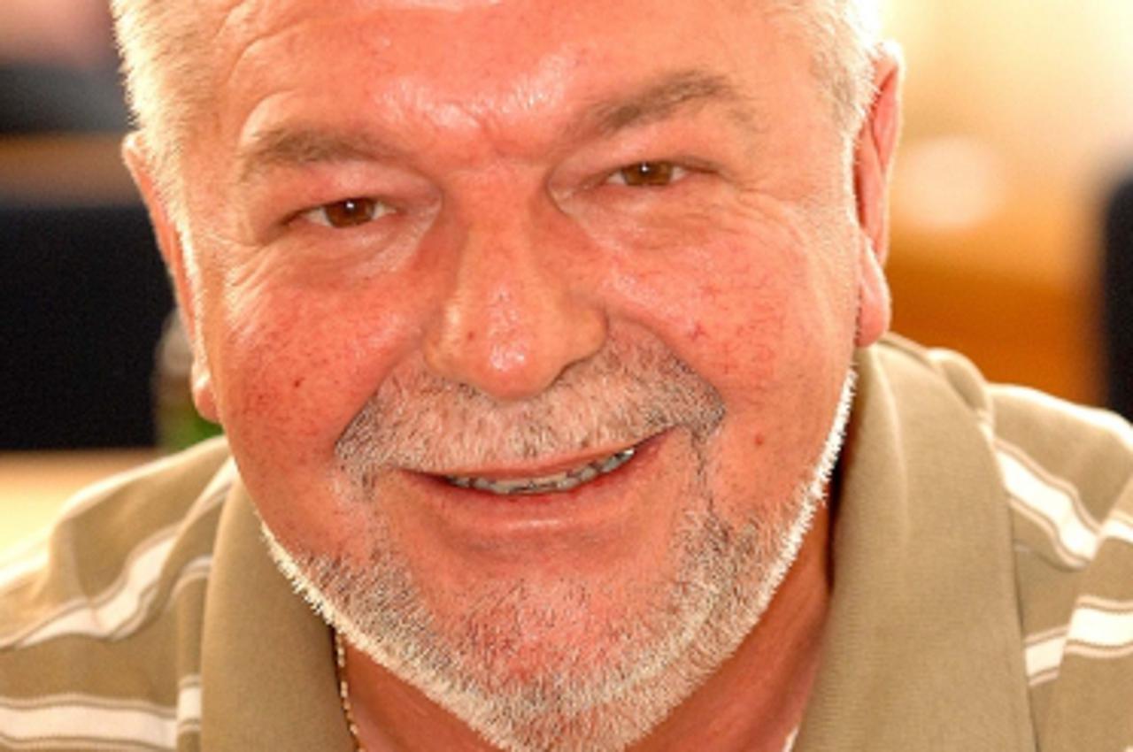 '07.12.2009., Orehovica - Projekt romskog turizma u romskom naselju Orehovica. Franjo Bukal, nacelnik Orehovice.  Photo: Vjeran Zganec Rogulja/PIXSELL'