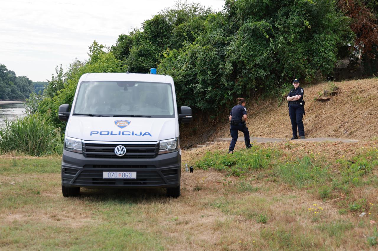 U tijeku je velika potraga za dječakom nestalim u rijeci Dravi u Belišću