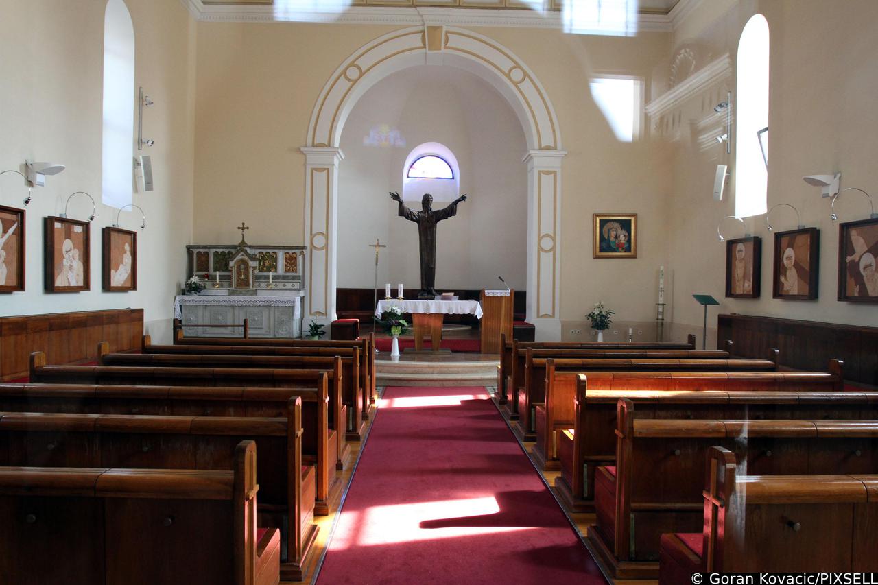 Rijeka: Crkva župe presv. Srca  Isusova u kojoj je Severina krstila sina