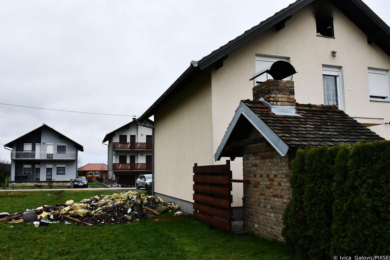 Sibinj: Grom udario u obiteljsku kuću i zapalio krovište