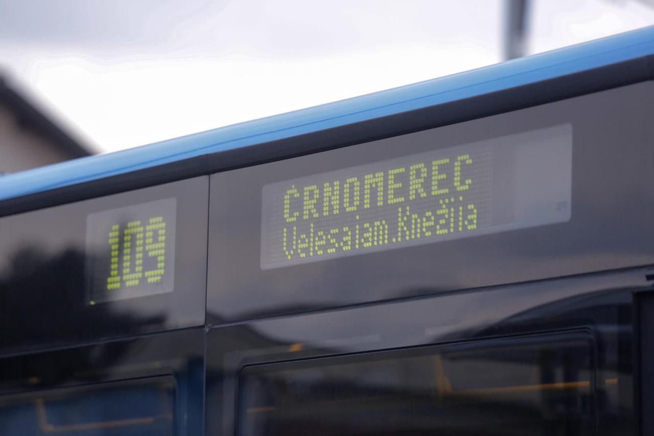 Zagreb: Kauzlari?ev prilaz, polazna stanica autobusne linije 109 ZET-a