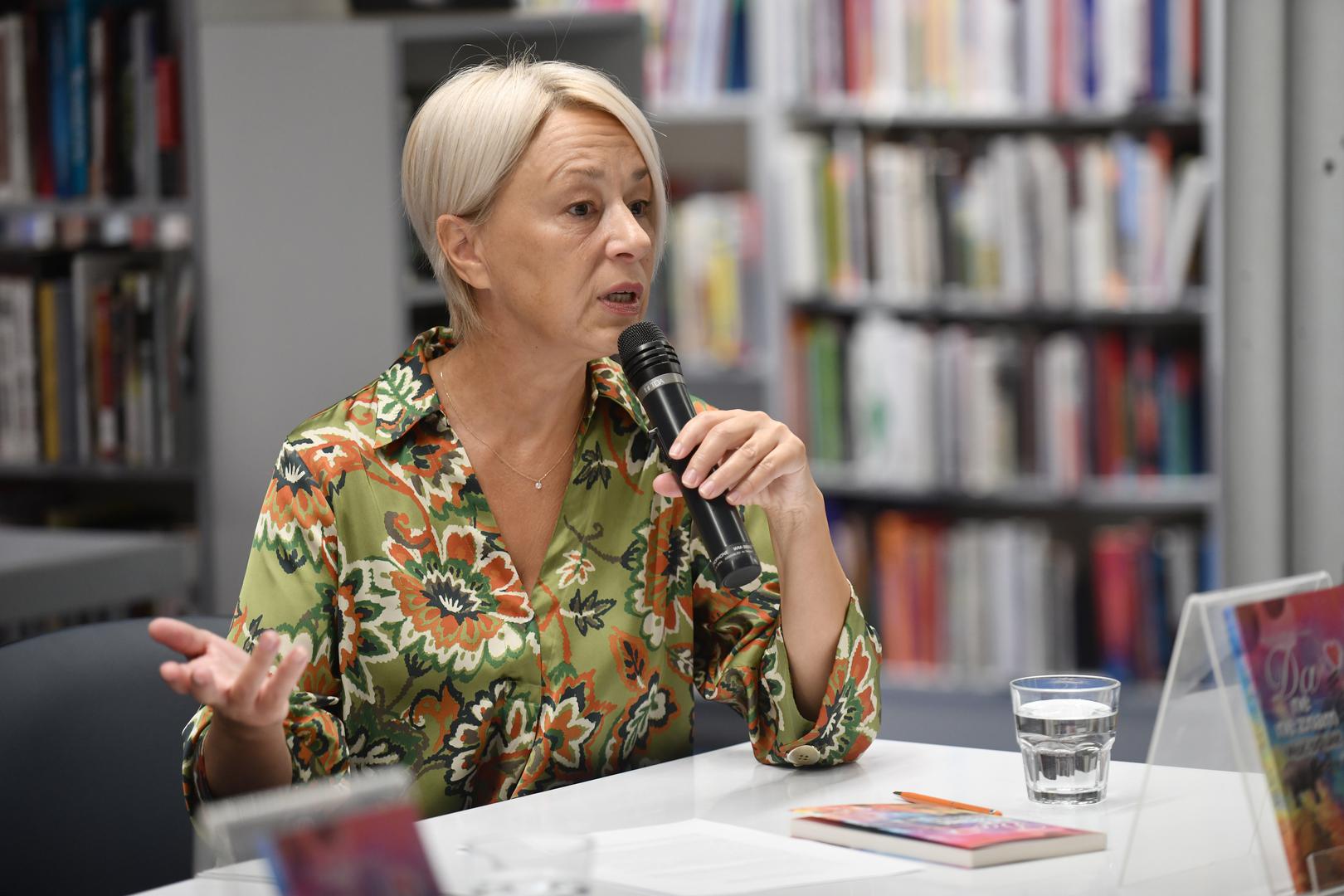 Prije toga, nismo je dugo vidjeli, čak dvije godine, a ovoga puta pojavila se na još jednom književnom događanju. Naime, Leib je 2024. sudjelovala na promociji knjige "Da, ne, ne znam – moć odluke", autorice Gordane Kalye Smith u Zagrebu.