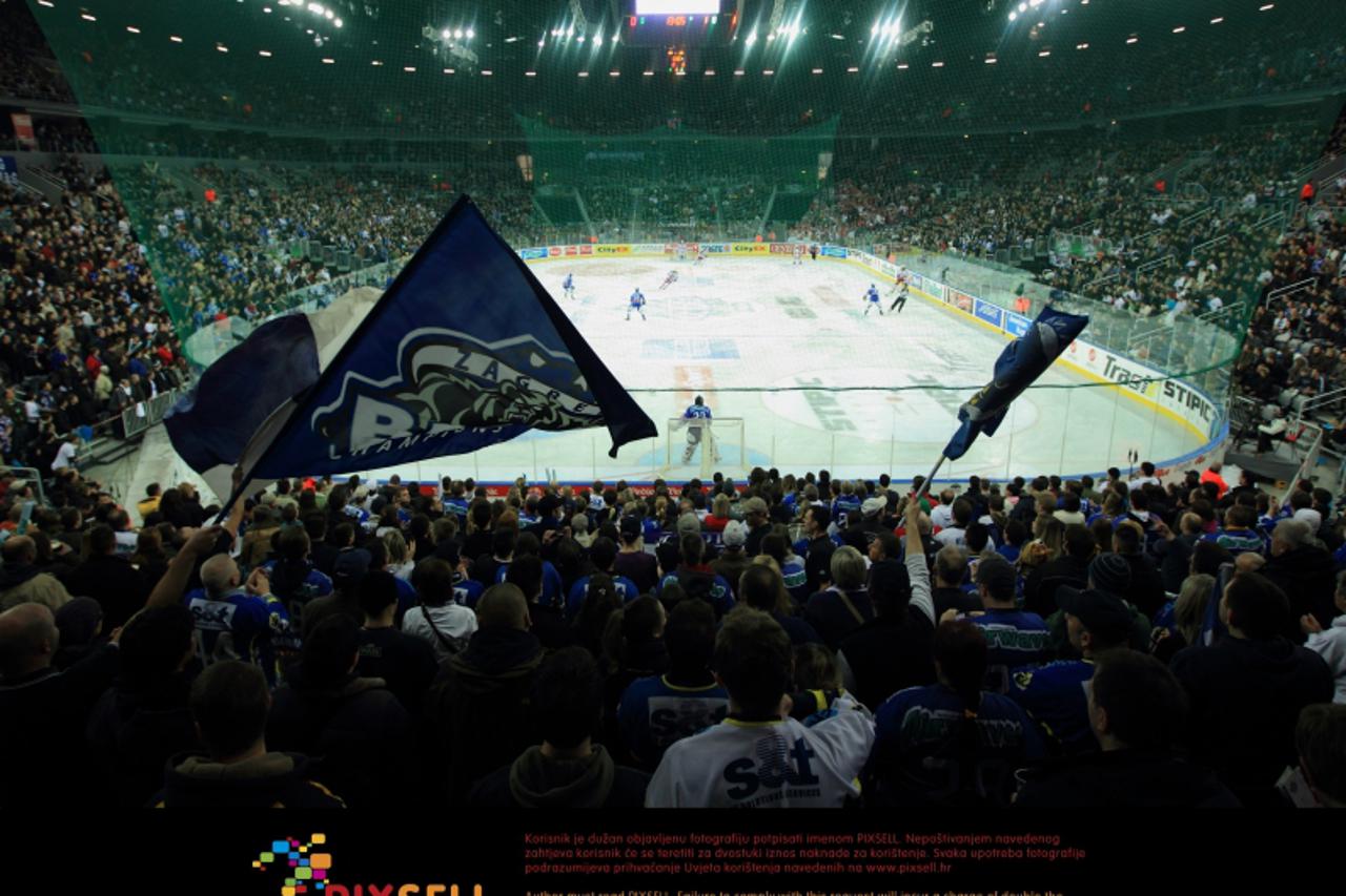 '21.01.2011.,Zagreb - Arena Ice Fever,EBEL liga, Medvescak - Klagenfurt .Navijaci Photo: Zeljko Lukunic/PIXSELL'