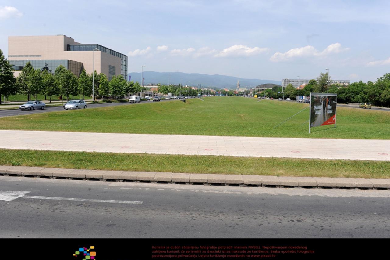 'avenija03_pxl_gra_100211'
