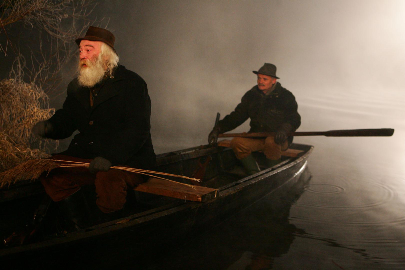 Tijekom studija radio je kao konobar da bi se uzdržavao, a često je znao reći: "Glad je najbolji učitelj glume." Svoj filmski debi ostvaruje 1977. godine u filmu "Ne naginji se van" Bogdana Žižića, gdje tumači glavnu ulogu. Iste godine nastupa i u "Mećavi" Antuna Vrdoljaka, čime započinje njegova bogata filmska karijera. Široj publici postaje poznat ulogom Netjaka u kultnoj seriji "Velo misto".