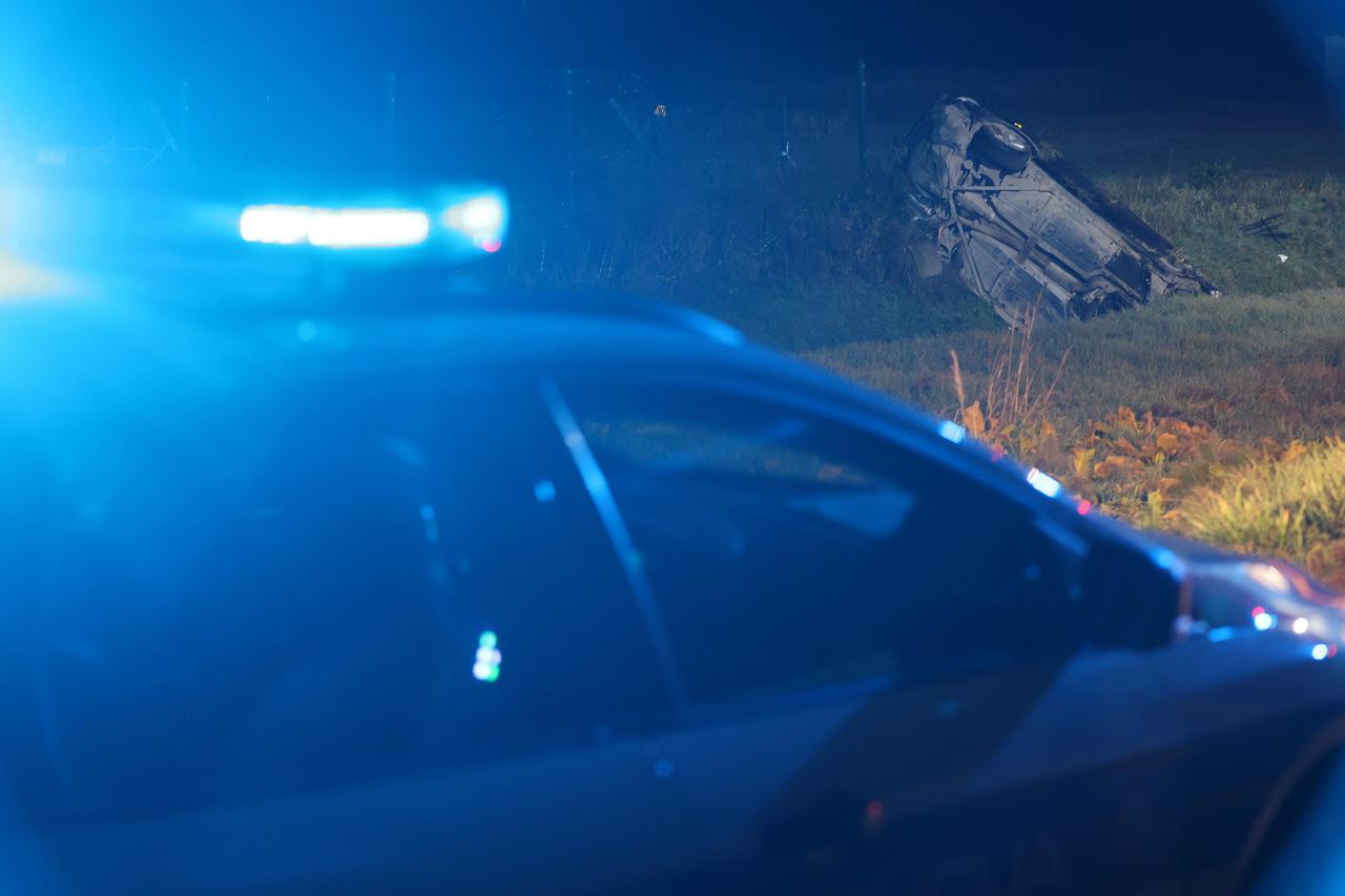 Gornja Drenova: Jedna osoba poginula u slijetanju vozila u kanal uz cestu