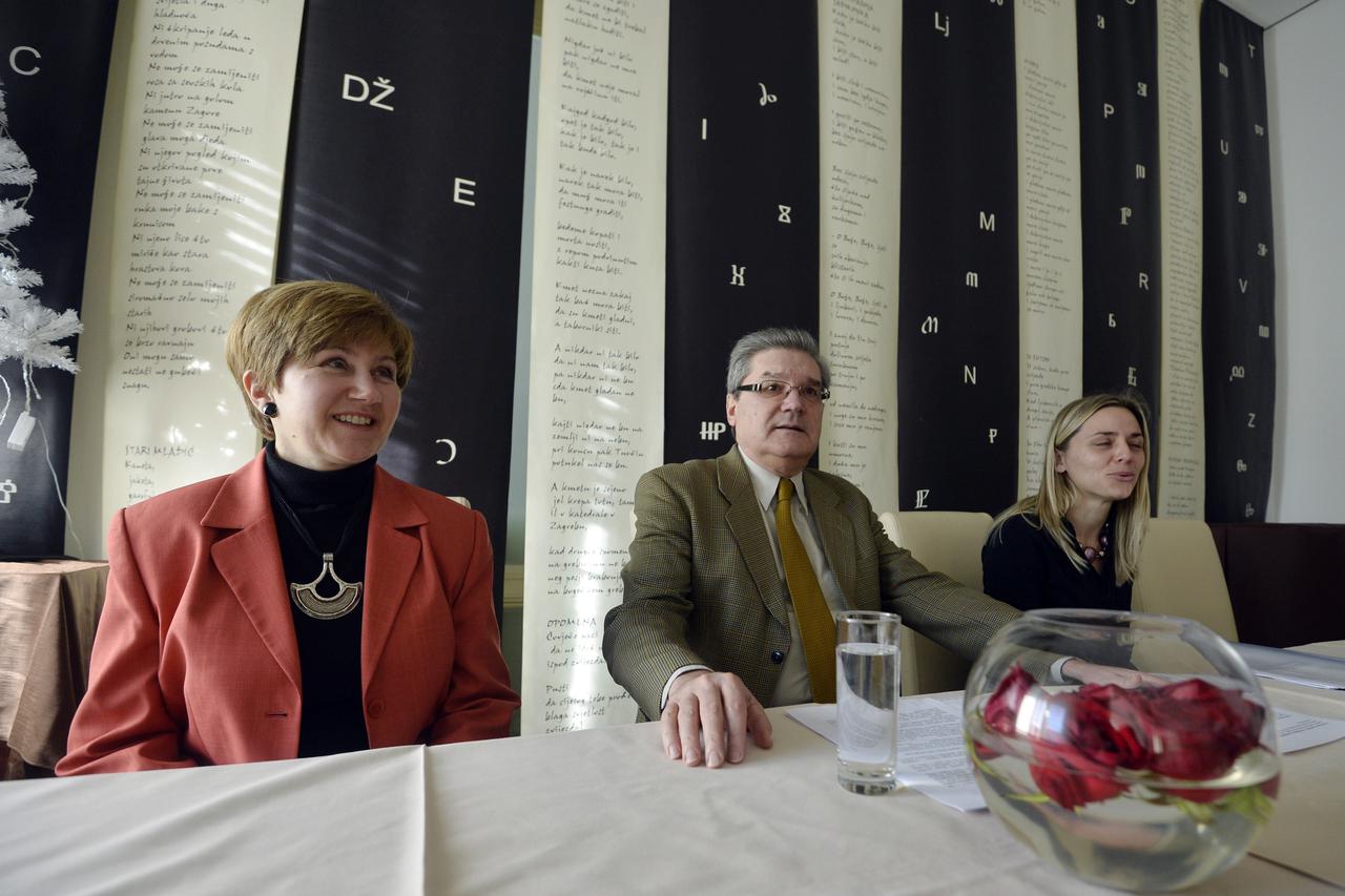 19.12.2014., Zagreb - Drustvo hrvatskih knjizevnika odrzalo je konferenciju za medije povodom informacija o koristenju poslovnog prostora Drustva hrvatskih knjizevnika i najave iseljenja iz istog. Ruzica Cindori, Bozidar Petrac, Ruzica Saponja. Photo: Mar