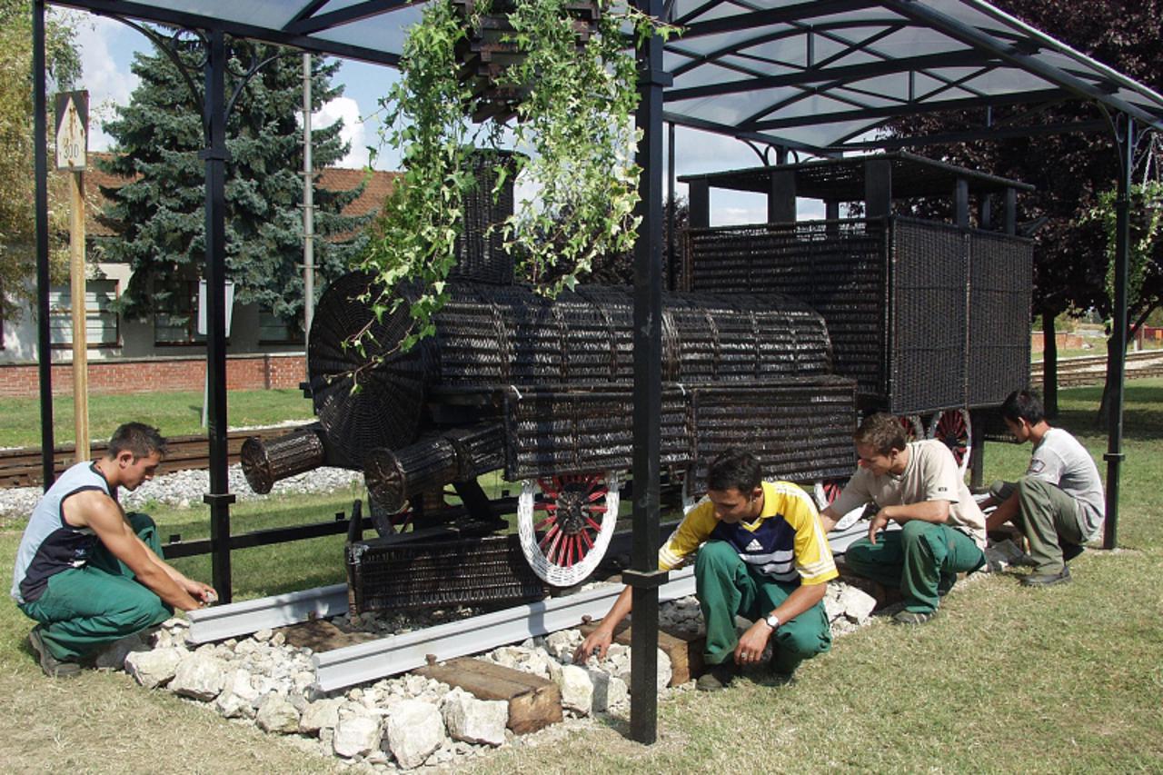 'VARAZDIN/MEDJIMURJE- 09.09.09., Kotoriba, Hrvatska- Lokomotiva od sibe dobila krov. Photo: Mladen Grubic VLM/Pixsell'