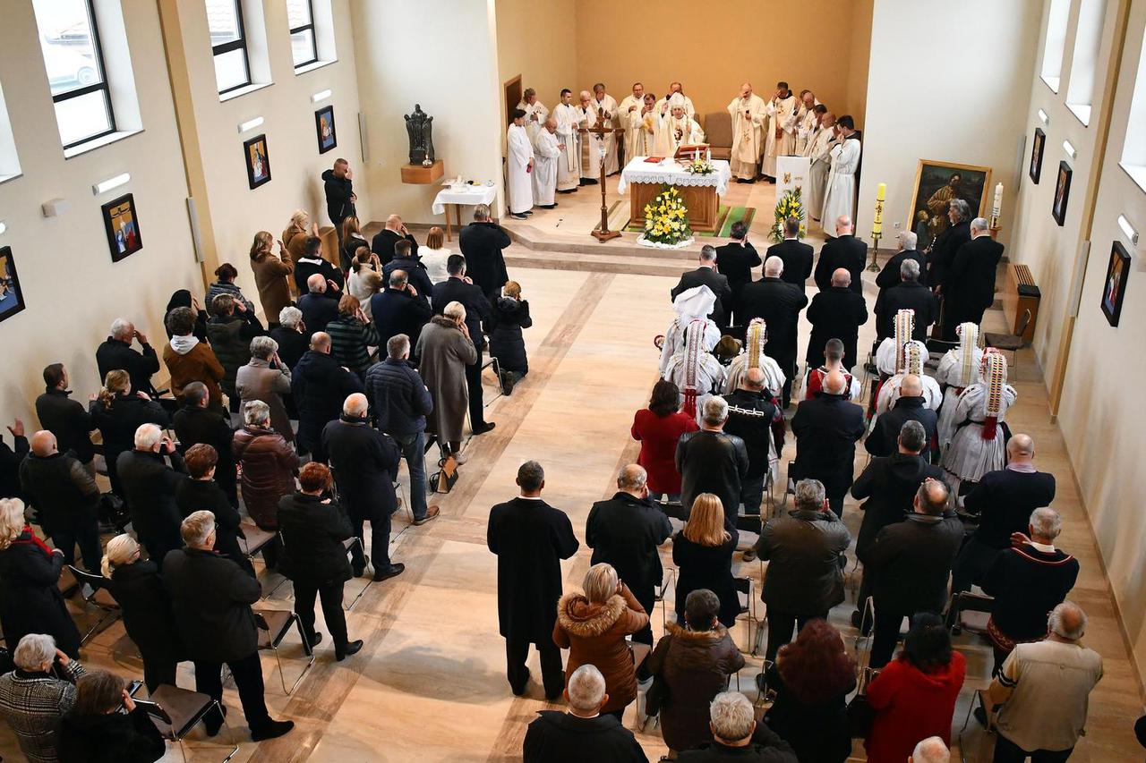 Gornja Močila: Proslava 40 godina postojanja župe svetog Ante Padovanskog 