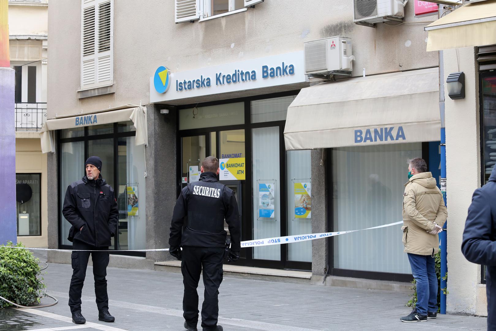 Razbojništvo u poslovnici banke u Ulici Janeza Trdine dogodilo se u 8.30 sati.

