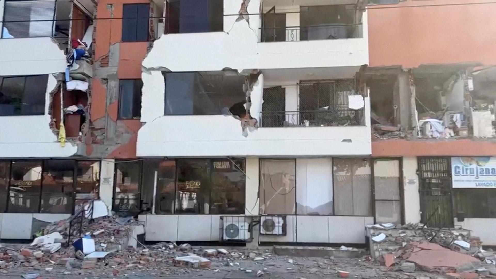 Velika šteta prijavljena je u više gradova. U Caliju se urušilo najmanje 20 zgrada, a ljudi su ostali zarobljeni pod ruševinama.

