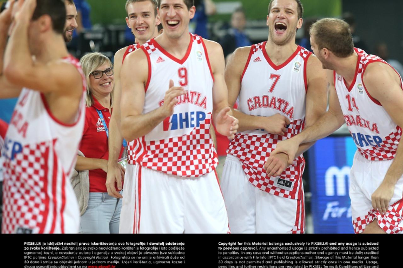 '19.09.2013., Arena Stozice, Ljubljana, Slovenija - Europsko prvenstvo u kosarci Eurobasket Slovenija 2013., cetvrtfinale, Hrvatska - Ukrajina. Bojan Bogdanovic, Luka Zoric, Damjan Rudez. Photo: Igor 