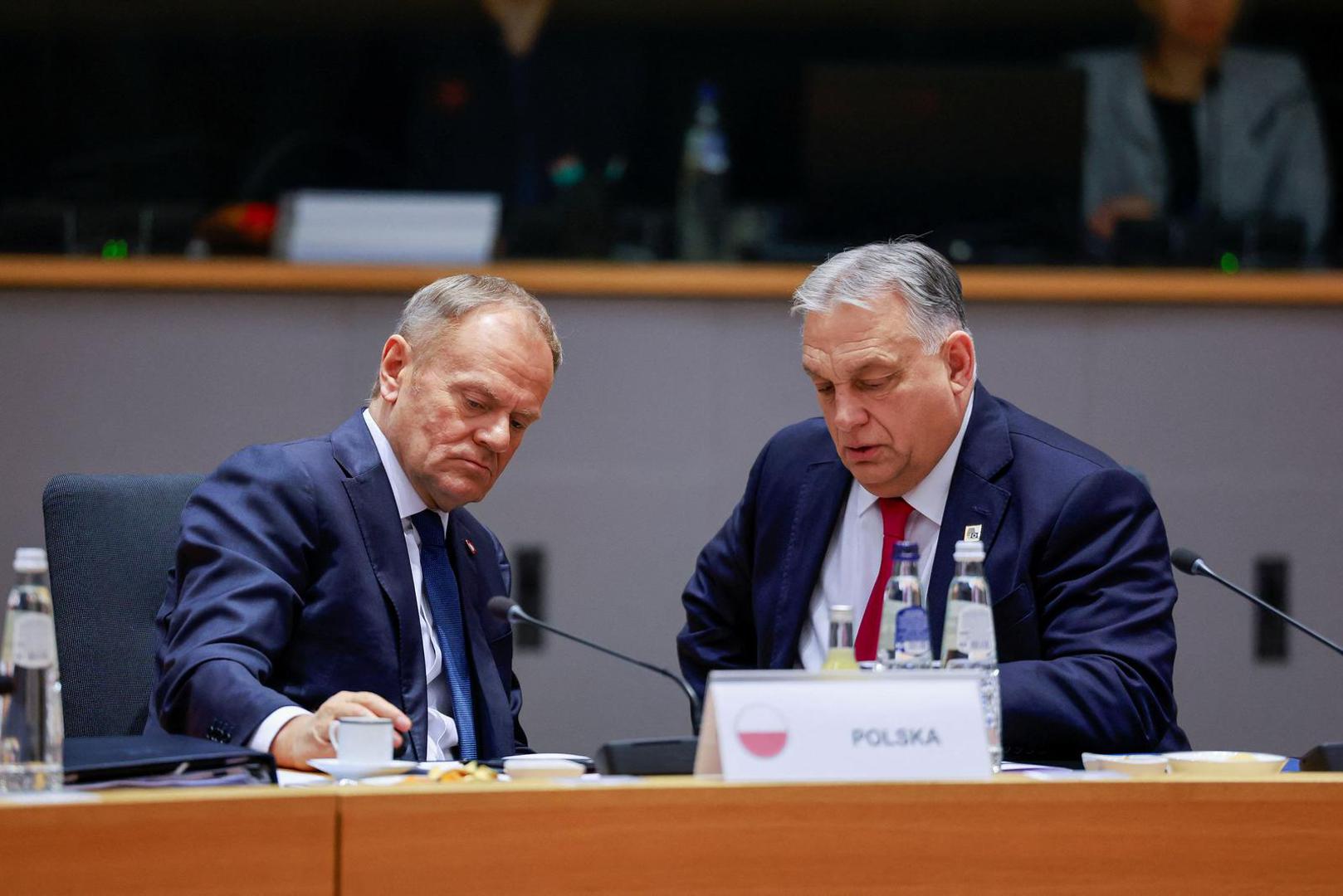 I dalje se razmatraju i alternativne opcije financiranja, uključujući zajedničko zaduživanje ili upotrebu EU proračuna, no ključni je prijedlog korištenje zamrznute ruske imovine.