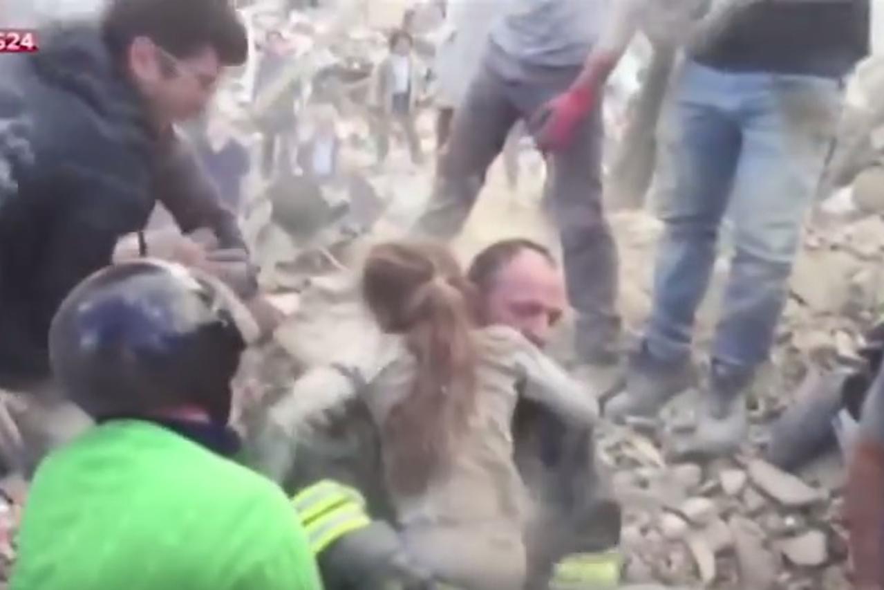 Djevojčica iz ruševina