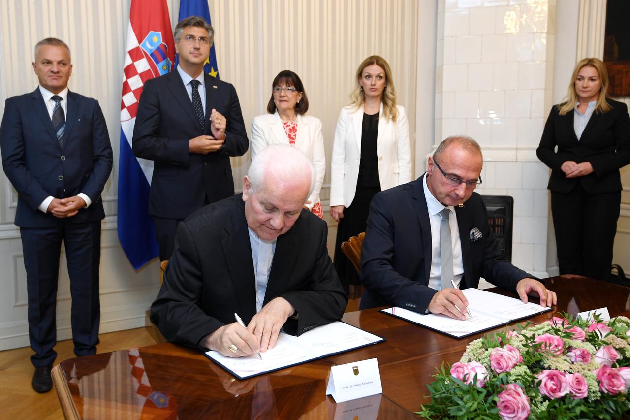 Potpisan ugovor o potpori obrazovnih aktivnosti KŠC Ivan Pavao II u Bihaću