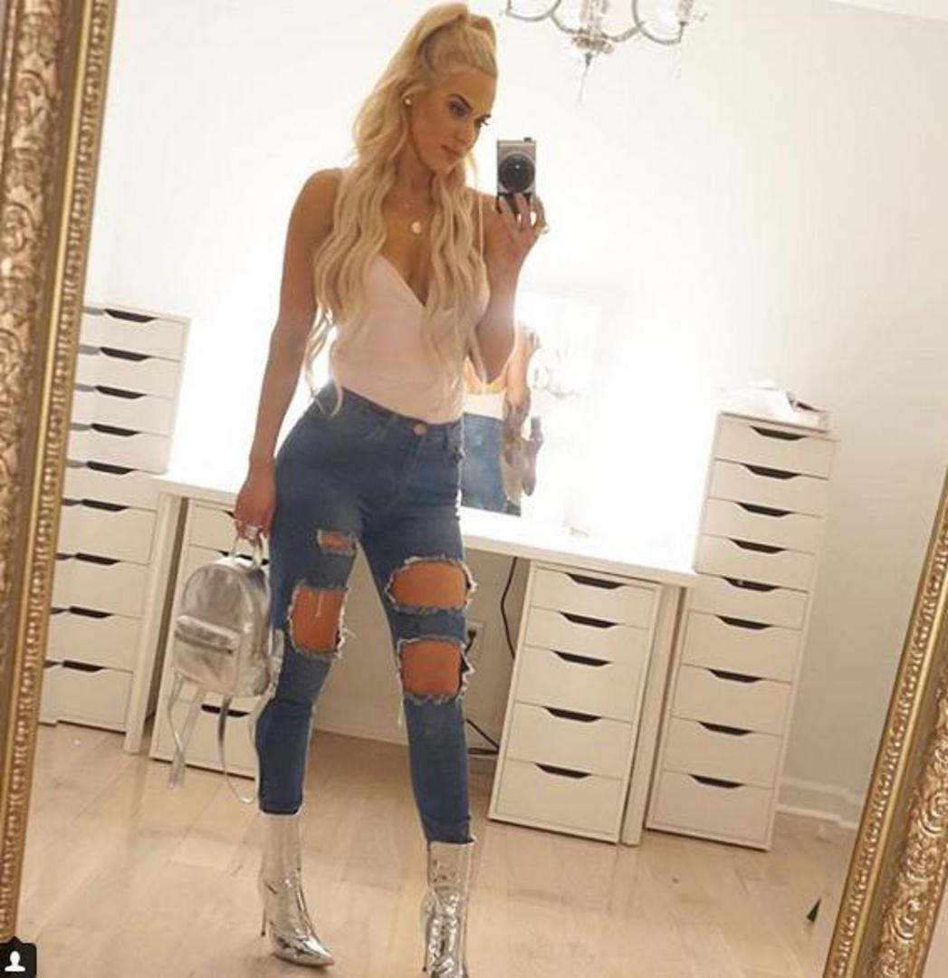 Ona je prilično svestrana pa se osim sportom bavi i plesom, pjevanjem, glumom i manekenstvom,