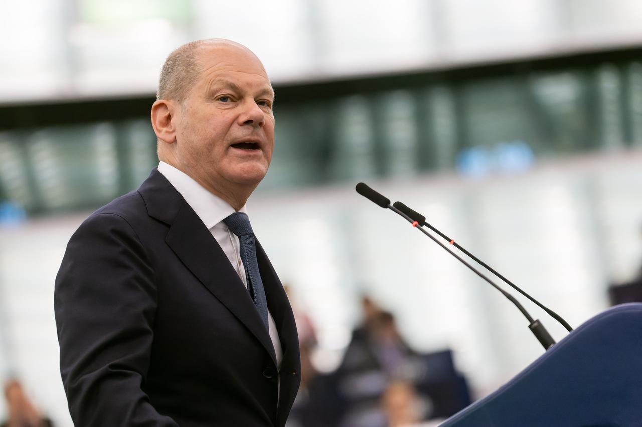 Chancellor Scholz visits EU Parliament