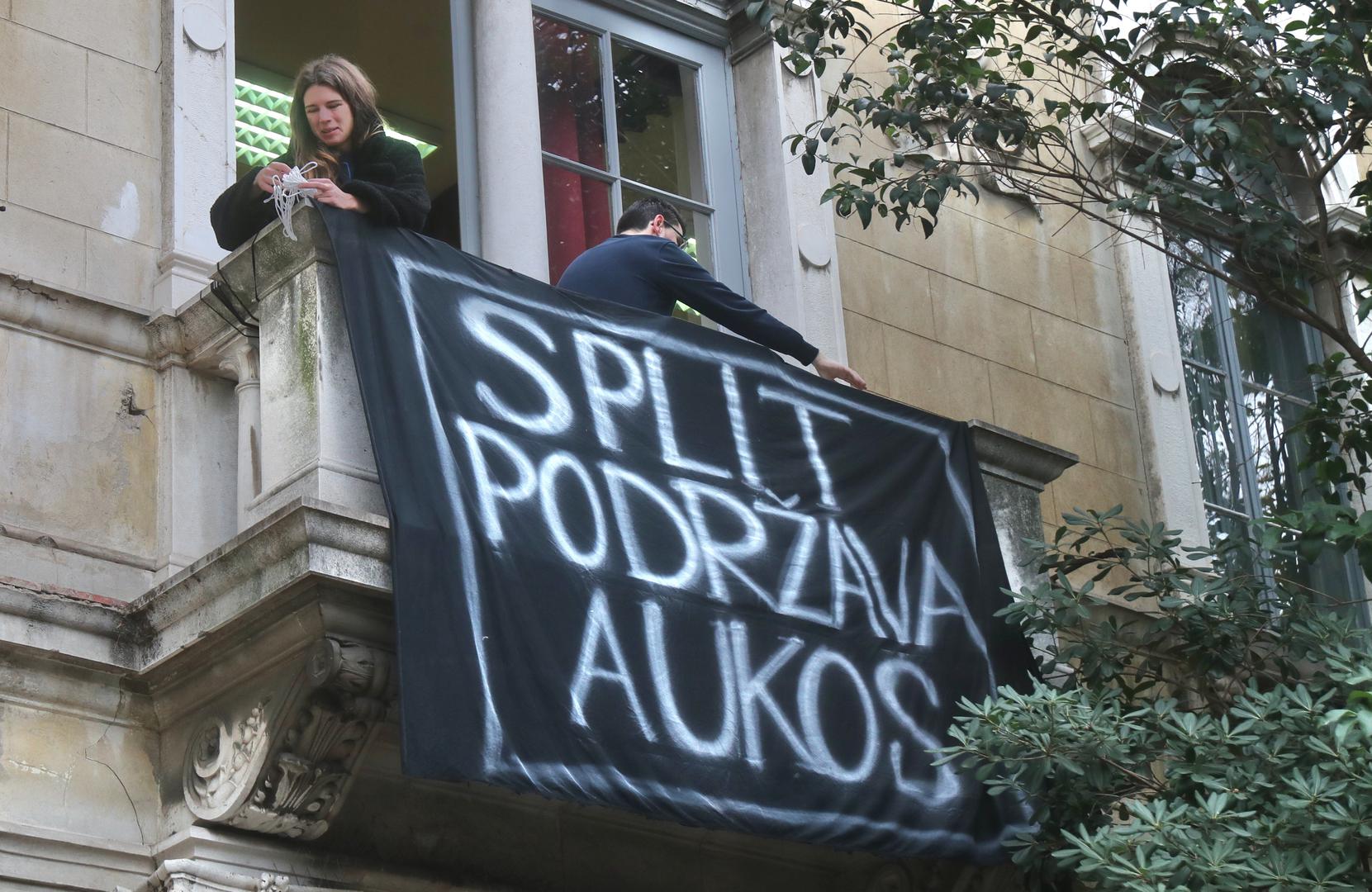 Traže sprječavanje dolaska "dotičnih profesora" na nastavu u budućnosti te uvođenje semestralnog sastanka studenata i profesora na temu međuljudskih odnosa na Akademiji.