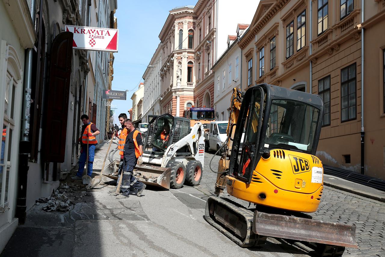 10.03.2016., Zagreb - Iako su danas poceli radovi na uredjenju Radiceve ulice promet se odvija normalno.  Photo: Patrik Macek/PIXSELL