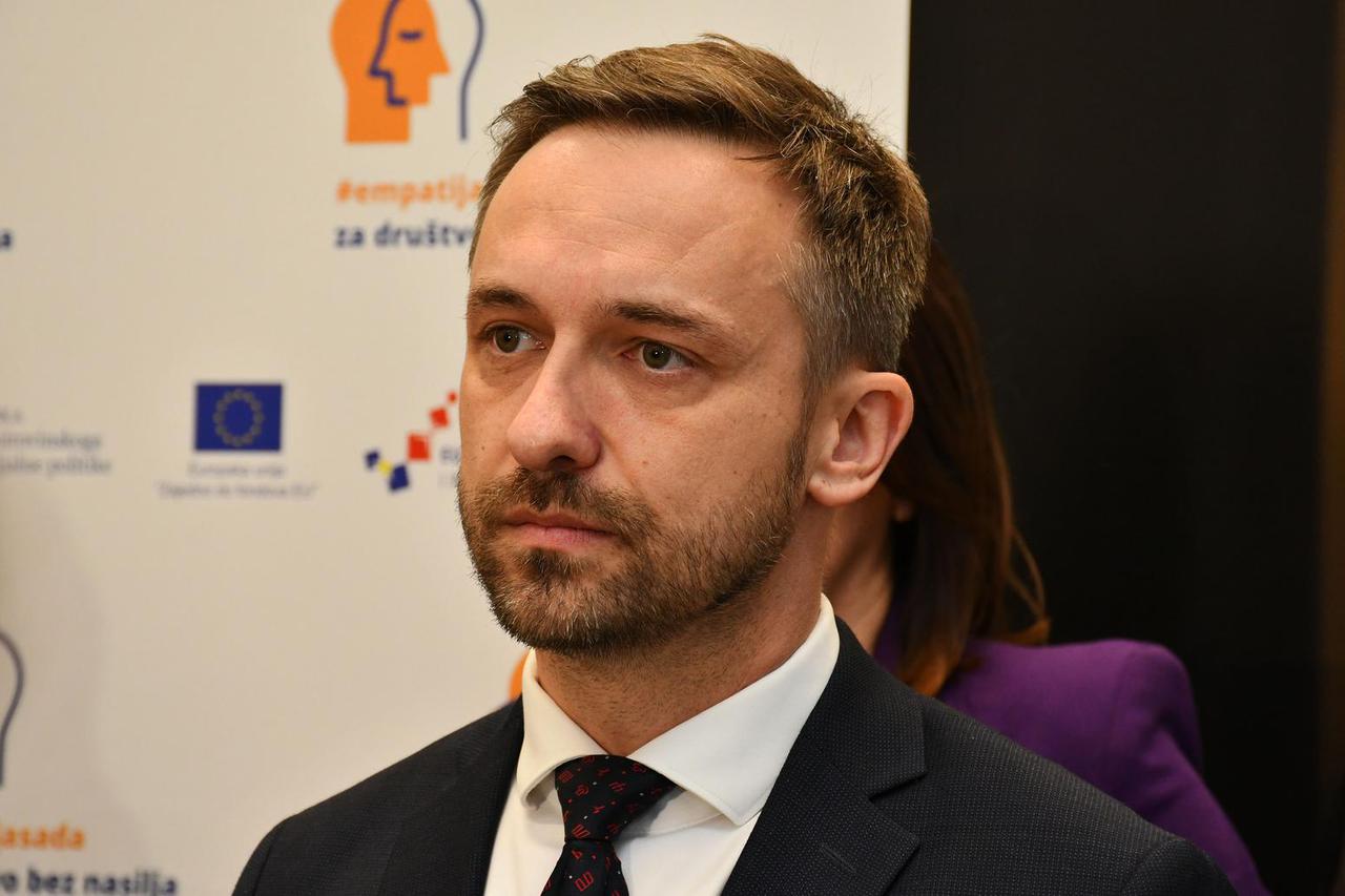 Požega: Ministar Piletić na konferenciji "Zaustavimo nasilje nad ženama i nasilje u obitelji - za nasilje nema opravdanja"
