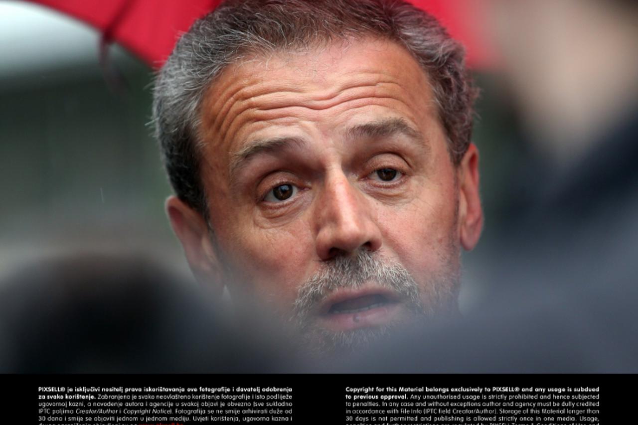 '05.05.2013., Zagreb - Gradonacelnik Milan Bandic obratio se medijima povodom sluzbenog pocetka kampanje za lokalne izbore na krizanju Zavrtnice i Branimirove ulice.   Photo: Jurica Galoic/PIXSELL'
