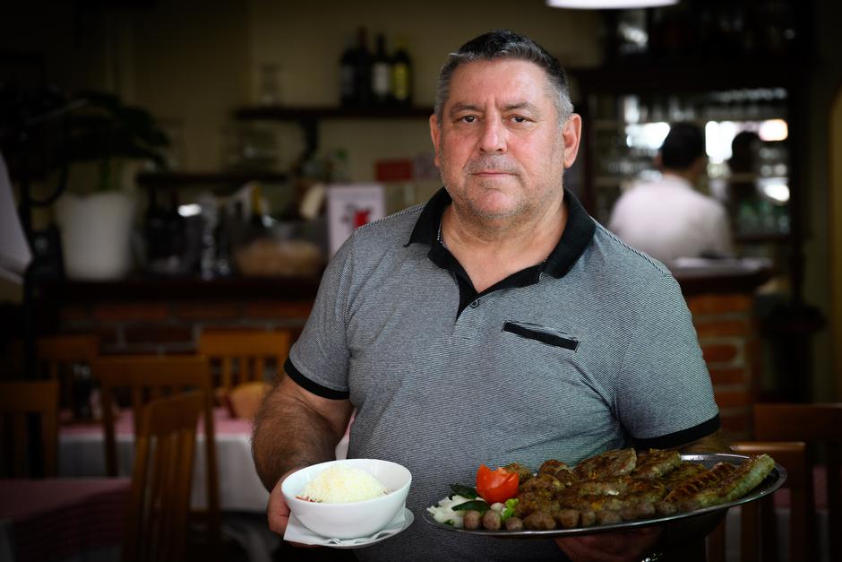 Restoran Tvornica pljeskavica Kosta