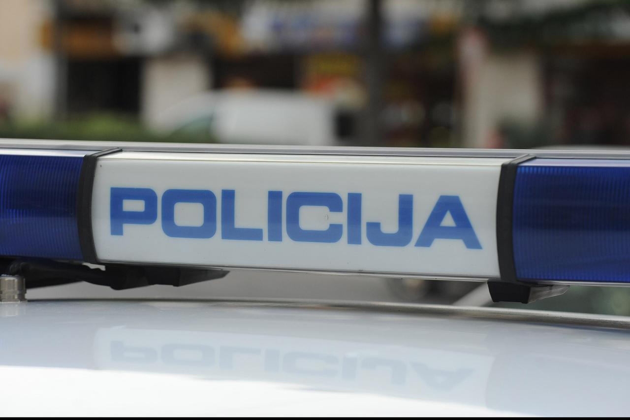 policija