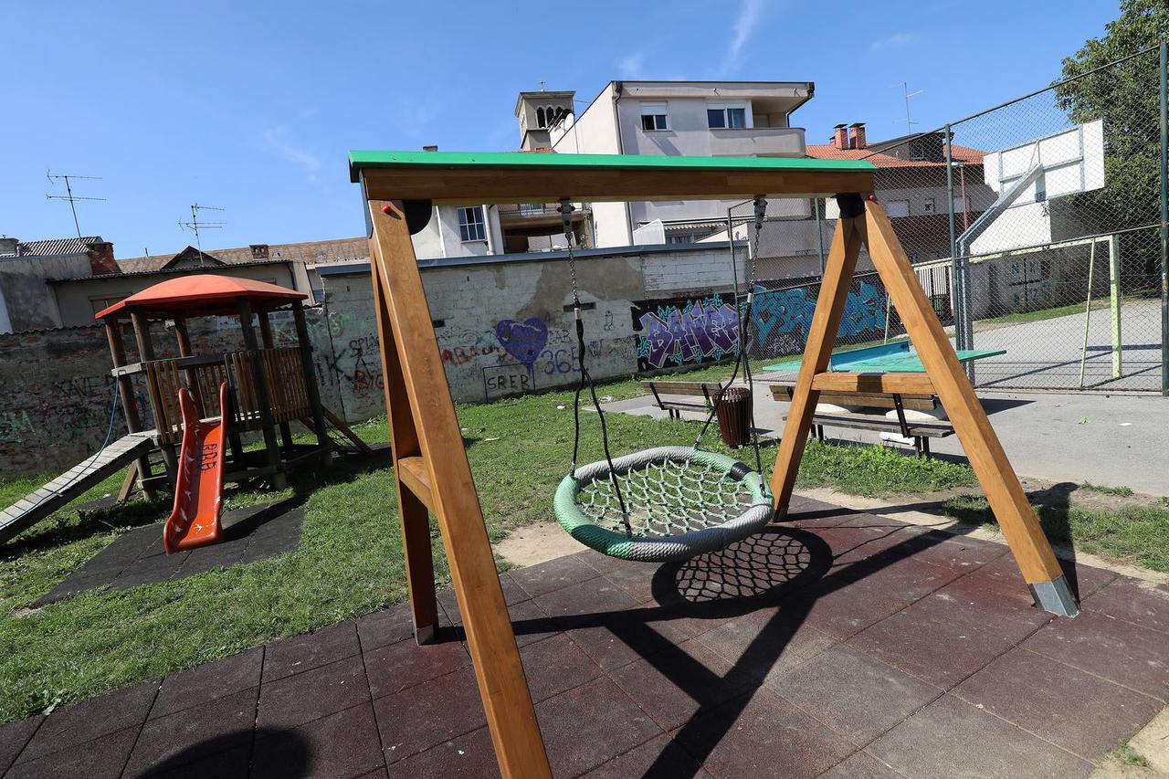 Prazno dječje igralište
