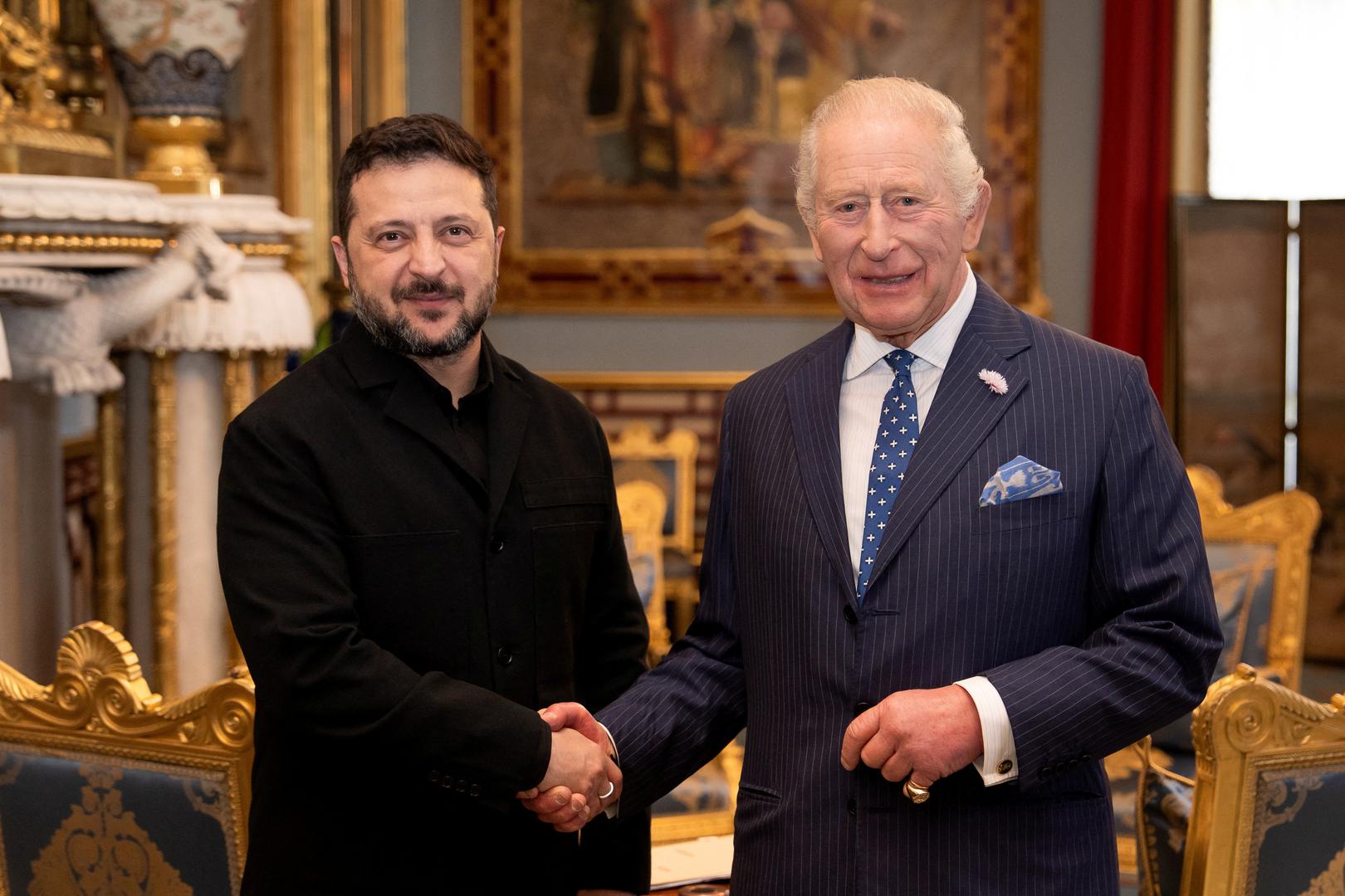Tijekom boravka u Londonu Zelenskij se sastao i s britanskim kraljem Karlom III., koji ga je ugostio u Kineskoj blagovaonici Buckinghamske palače. Dvojica državnika fotografirana su tijekom srdačnog rukovanja i razgovora, nakon čega su se povukla u kraljevu privatnu prostoriju za audijencije. Njihov susret trajao je približno 25 minuta. Posjet Londonu još je jedan u nizu diplomatskih susreta kojima Ukrajina nastoji osigurati nastavak međunarodne pomoći i dodatno ojačati svoje obrambene kapacitete u ratu koji traje od veljače 2022. godine.