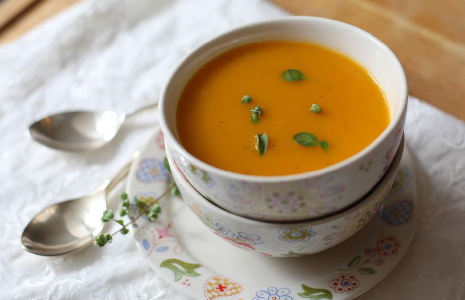 23.10.2009., Zagreb - Fotografiranje jela od bundeve za potrebe portala Zdrava krava u restoranu Makronova, Ilica 72. Juha od bundeve.  Photo: 