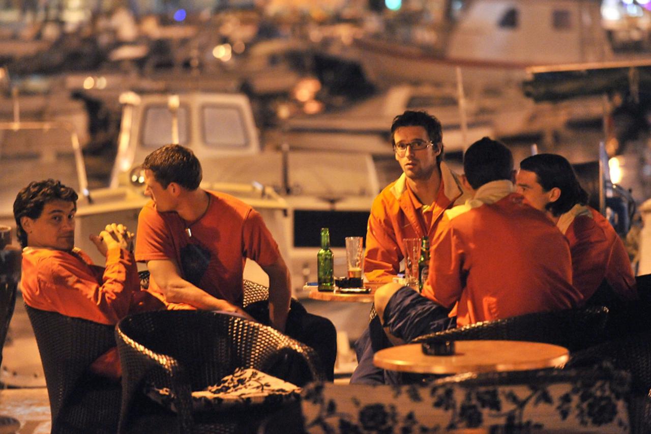 'sport 08.10.2009. Rovinj, Hrvatska - Vedran Runje,Ivica Krizanac, Hrvoje Vejic, Danijel Pranjic i Danijel Subasic na pivi u centru Rovinja dan uoci utakmice sa Katrom. Photo: Antonio Bronic/VLM'