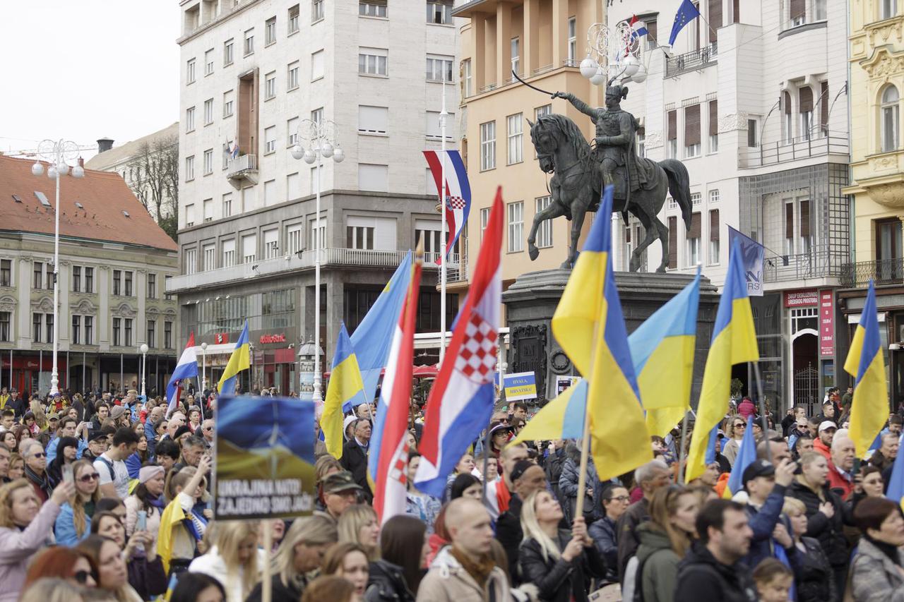 Zagreb: Skup podrške Ukrajini na Trgu bana Josipa Jelačića