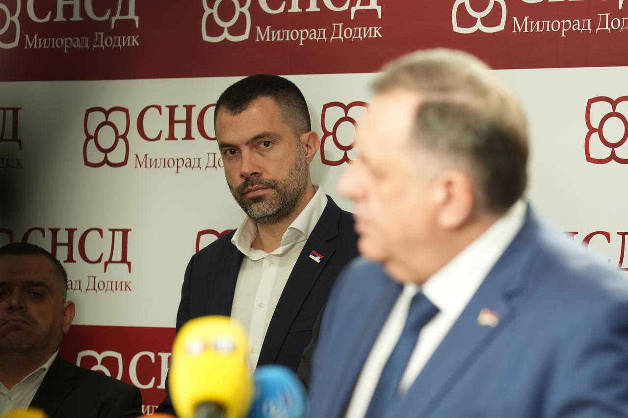 Banja Luka: Nakon sjednice Predsjedništva SNSD-a održana je konferencija za medije 