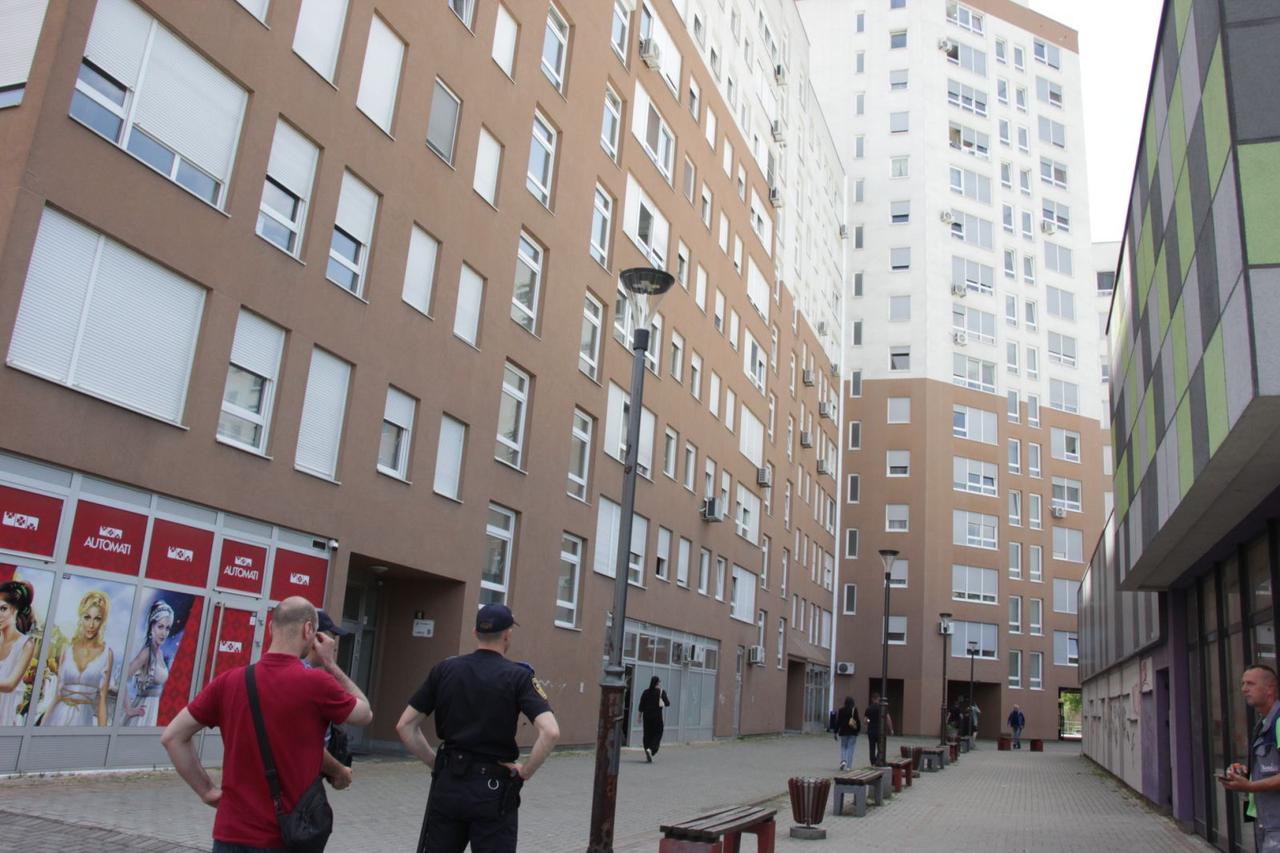 Tuzla: U stanu muškarca koji je počinio samoubojstvo pronađena mrtva žena i dvoje djece
