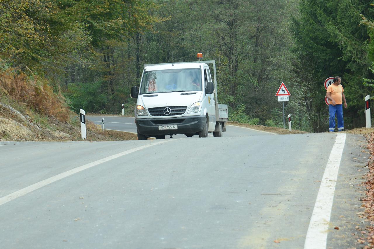Svečano otvorena obnovljena dionica ceste Orleković - Vratečko