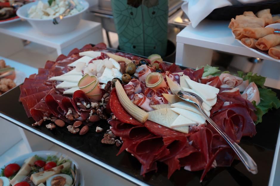 Zagreb: Priprema stožera Fokusa i Republike za doček izbornih rezultata