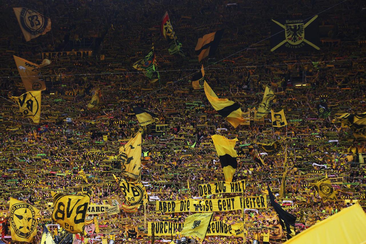 Bundesliga - Borussia Dortmund v Borussia Moenchengladbach